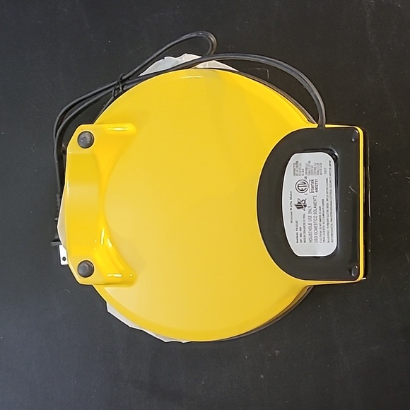 Minion Waffle Maker - Picture 6 of 8